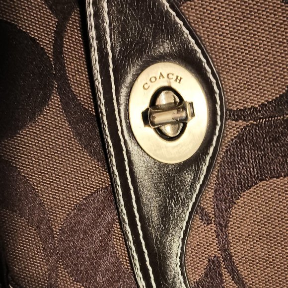 Coach Signature Canvas Hobo Bag Very Nice Condition 11072 - Picture 6 of 8